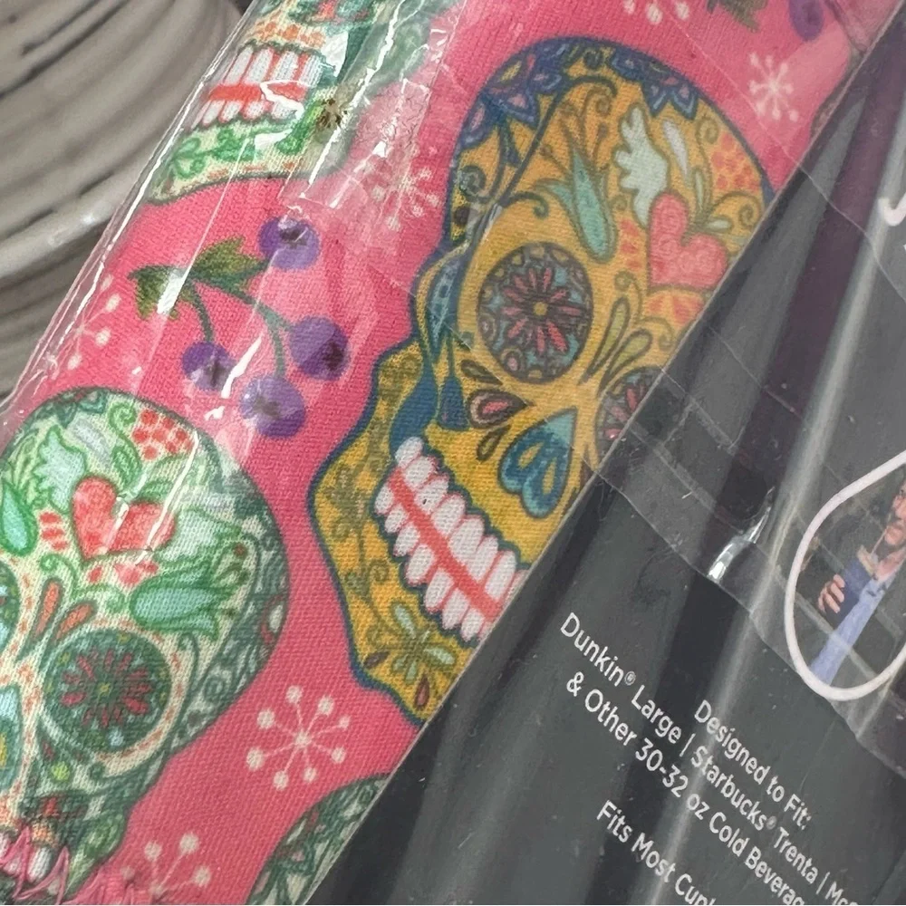 NWT boutique Java Sok Sugar Skull Cup Sleeve & coordinating magnet set